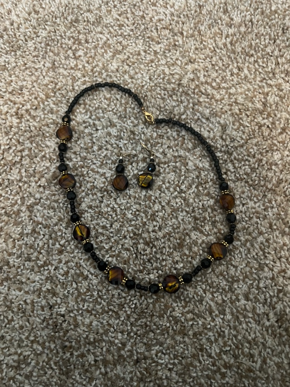 NWOT tiger eye and black nugget stone bead necklace and earrings set